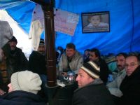 TEKGIDA-�ޠSEND�KASI�>�FOTO GALER� >�Eylemler > TEKEL ����LER� OTURMA EYLEM�NDEN G�R�NT�LER 23-24/01/2010