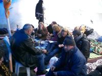 TEKGIDA-�ޠSEND�KASI�>�FOTO GALER� >�Eylemler > TEKEL ����LER� OTURMA EYLEM�NDEN G�R�NT�LER 23-24/01/2010