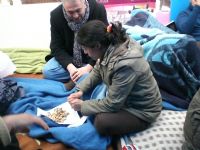 TEKGIDA-�ޠSEND�KASI�>�FOTO GALER� >�Eylemler > TEKEL ����LER� OTURMA EYLEM�NDEN G�R�NT�LER 23-24/01/2010