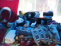 TEKGIDA-�ޠSEND�KASI�>�FOTO GALER� >�Eylemler > TEKEL ����LER� OTURMA EYLEM�NDEN G�R�NT�LER 23-24/01/2010