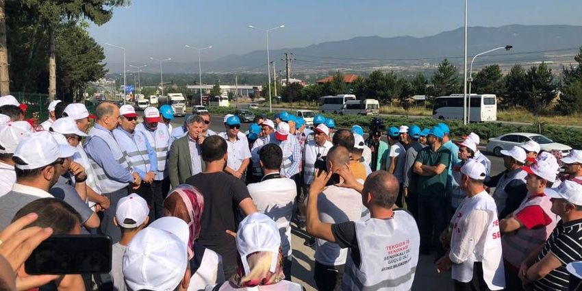 MAKARNA FABRİKASINDA İŞÇİLER GREVE ÇIKTI