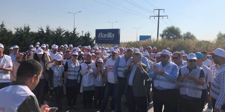 MAKARNA FABRİKASI İŞÇİLERİ GREVDE