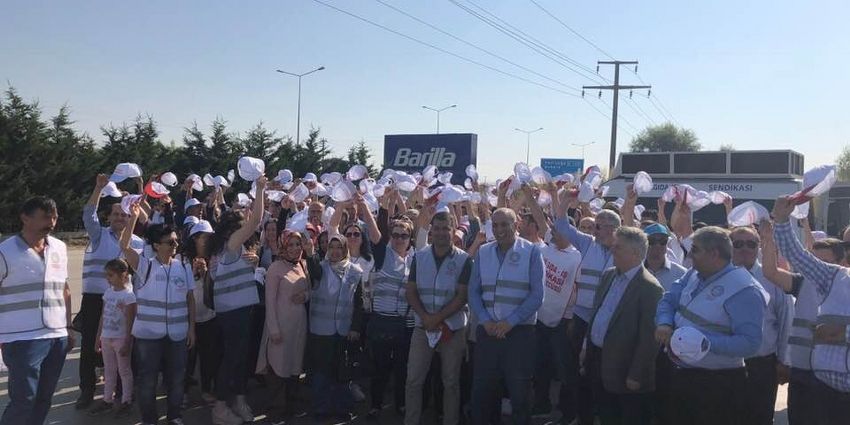 BOLU’DA İŞÇİLER GREVE ÇIKTI
