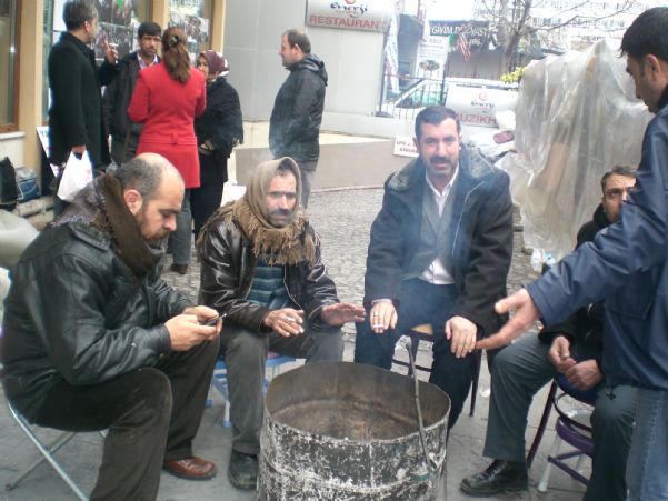 TEKEL İŞÇİLERİNİN AÇLIK GREVİNDEN GÖRÜNTÜLER 20-21/01/2010