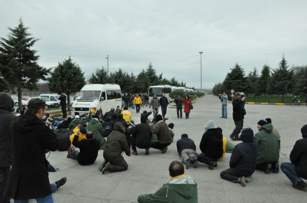 Bat işyerinden atılan 120 arkadaşın eylem görüntüleri.  13.04.2011