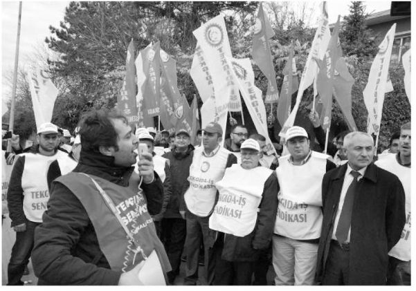 NESTLE İŞÇİLERİ KONSOLOSLUK ÖNÜNDE