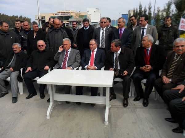 GREVDEKİ İŞÇİLERE YOL-İŞ’TEN DESTEK