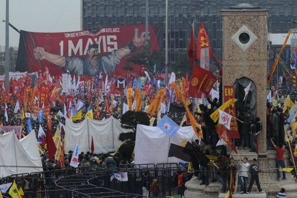 TAKSİM CUMHURİYET, EMEK VE DEMOKRASİ MEYDANINA SAHİP ÇIKALIM