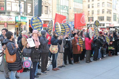 THY İŞÇİLERİ NEW YORK’TAKİ IUF ÜYELERİ TARAFINDAN DESTEKLENDİ