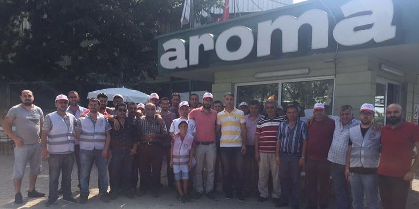 AROMA MEŞRUBAT FABRİKASINDA GREV PANKARTI ASILDI