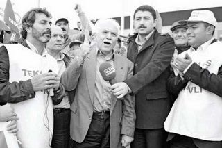 AÇLIKTAN ÖLMEYİZ BU YOLDAN DÖNMEYİZ