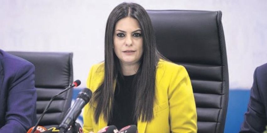 ÇALIŞANA ELDEN ÜCRET VEREN PATRON YANDI