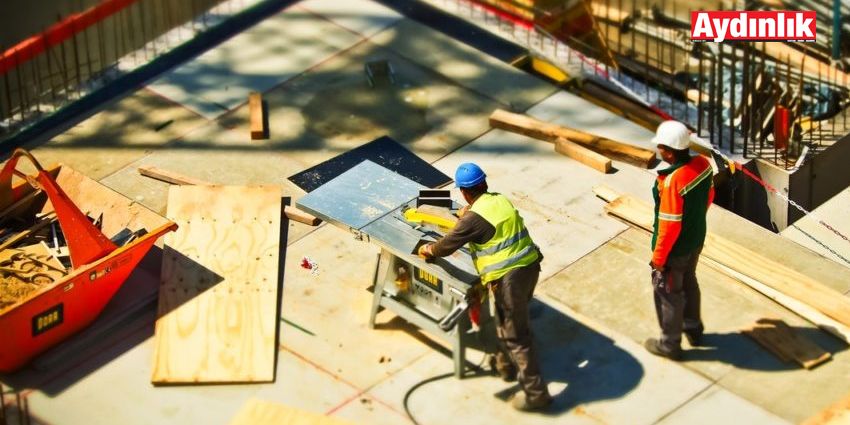 BORÇLANARAK YAŞIYORUZ