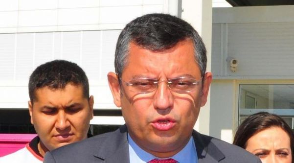 CHP’Lİ ÖZEL’DEN GREVDEKİ İŞÇİLERE DESTEK