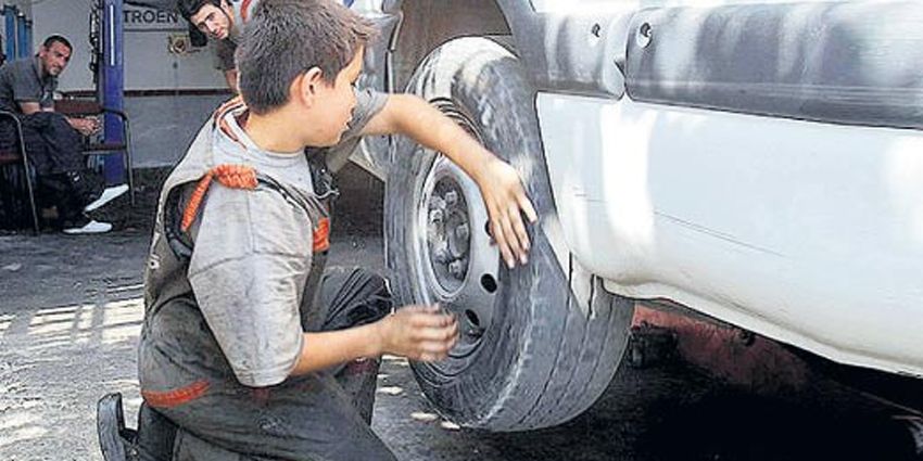İSTİHDAMIN GÖRÜNMEYEN YÜZÜ: ÇOCUK İŞÇİLER
