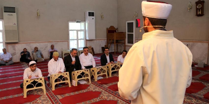 KAYIT DIŞIYLA MÜCADELE İMAMLARA KALDI