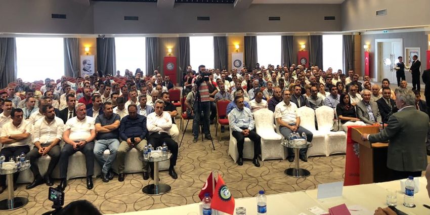 SİYASİLER BİZE ALIŞSIN