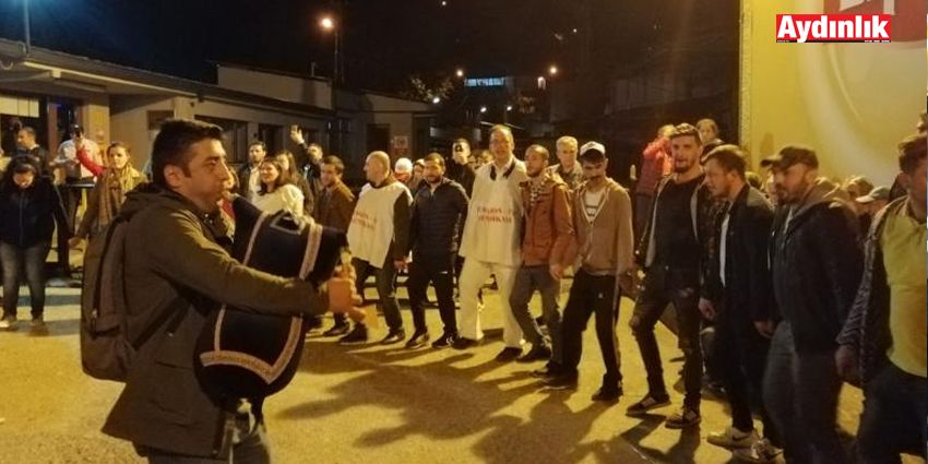 ARTVİN´Lİ İŞÇİLERDEN HORONLU EYLEM