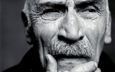 DEĞERLİ SANATÇI TUNCEL KURTİZ’İN VEFATINDAN ÜZÜNTÜ DUYDUK