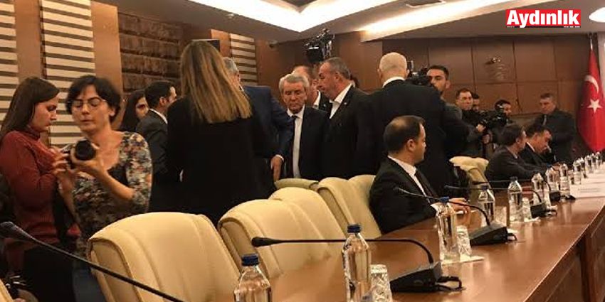 İŞÇİ MASAYI TERK ETTİ