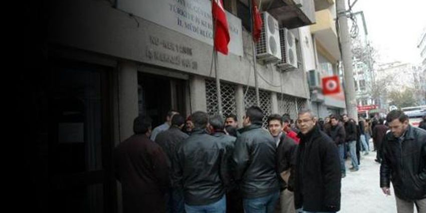 BEŞ GENÇTEN BİRİ İŞSİZ