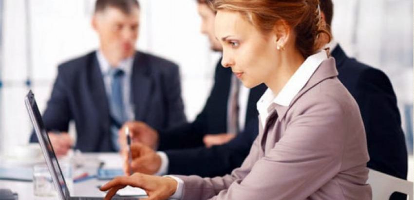 ÖZEL SEKTÖRDE KADIN ÇALIŞAN SAYISI MAYIS AYINDA 146 BİN KİŞİ AZALDI