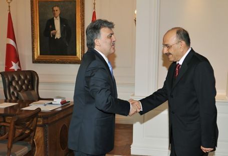 İŞ BİRLİKÇİ SENDİKANIN DAYANILMAZ AĞIRLIĞI