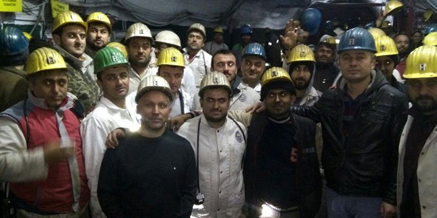 TORBADAN GÖZ BOYAMA ÇIKTI