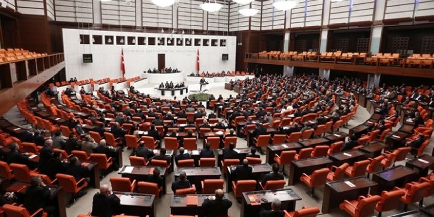 MECLİS İŞÇİ İŞVEREN UYUŞMAZLIKLARIYLA İŞE BAŞLAYACAK
