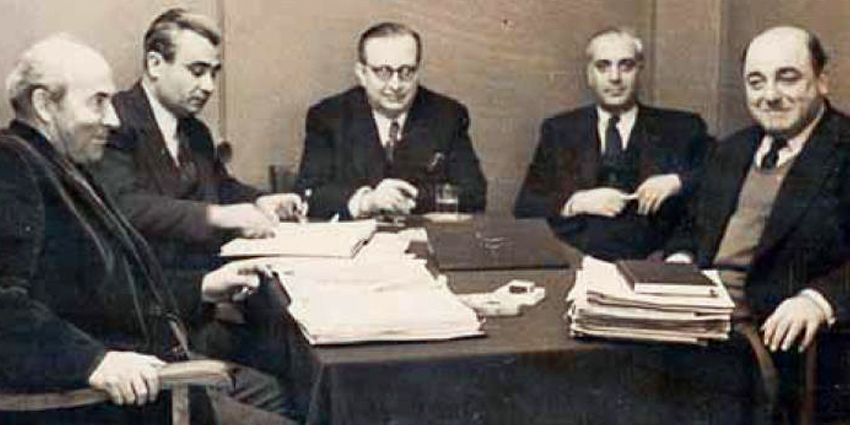 TİYATRO VESTİYERDEN BAŞLAR