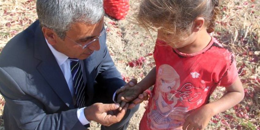 TARLADA BÜYÜYEN ÇOCUKLAR