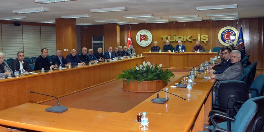 TÜRK-İŞ’TEN BAŞBAKAN’A ‘TAŞERON’ DOSYASI