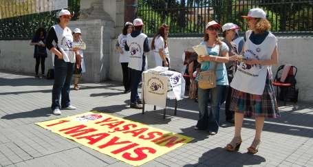 KADINLAR ŞİDDETSİZ BİR YAŞAM İÇİN ALANLARA ÇIKACAK