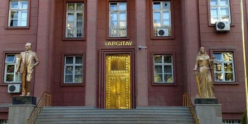 YARGITAY, 15 DAKİKA ERKEN ÇIKTIĞI İÇİN KOVULAN ÇALIŞANI HAKLI BULDU