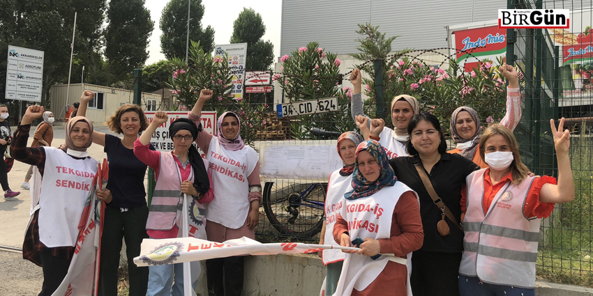 115 GÜNDÜR DİRENEN İŞÇİLER GREV PANKARTINI ASTI