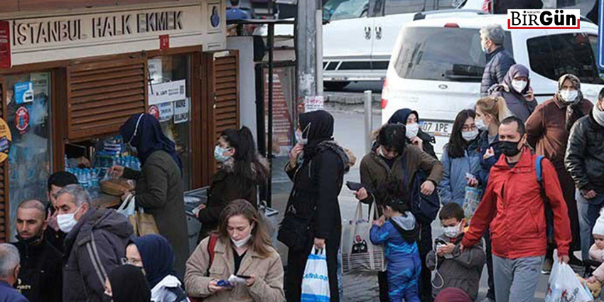 YOKSUL YARATIP ÖVÜNÜYORLAR