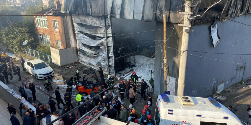 KOCAELİ’NDE PARFÜM DEPOSUNDA PATLAMA