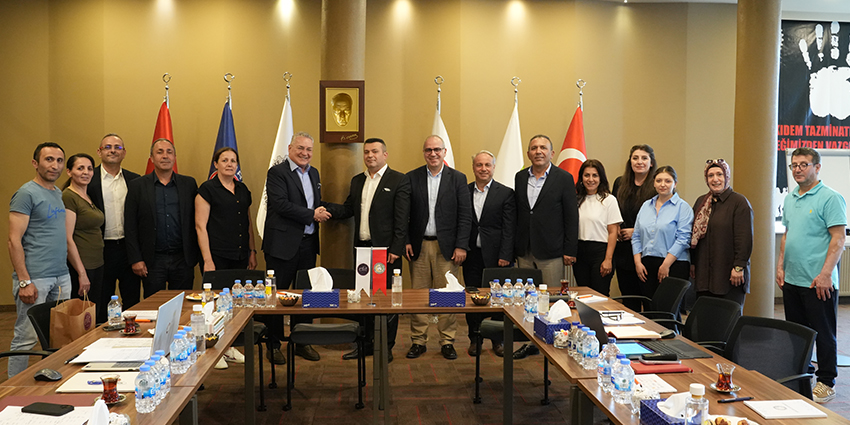 ELİT ÇİKOLATA’DA TOPLU İŞ SÖZLEŞMESİ İMZALANDI
