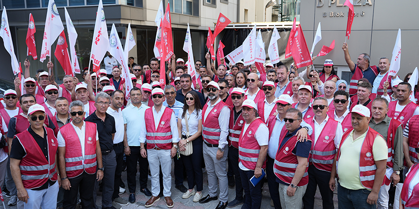 KIZILAY İÇECEK ÖNÜNDE BASIN AÇIKLAMASI GERÇEKLEŞTİRDİK